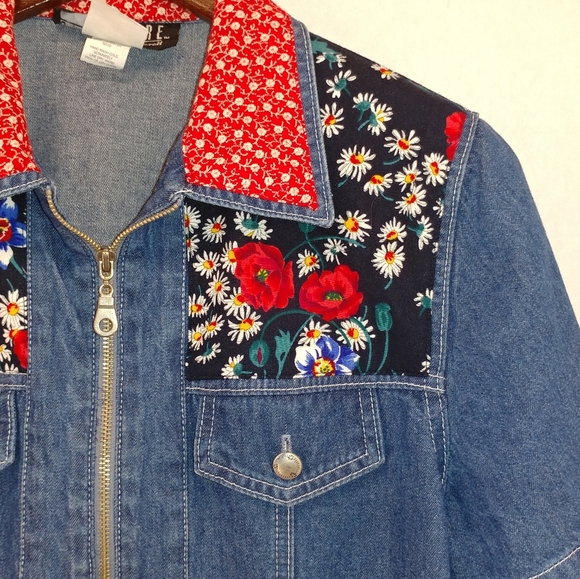 SOLD ✨80s/90s Vintage Denim Floral Zip Front Top - Picture 2 of 4